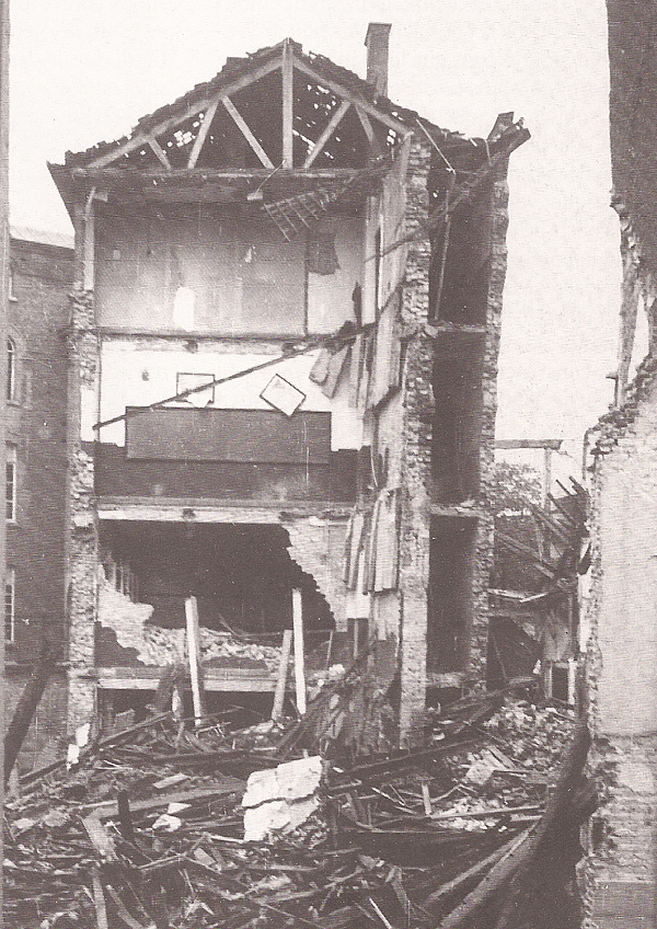 Les dégâts de l’Institut Saint-Louis, rue Pépin, pas très loin de notre maison (Photo Piron)
